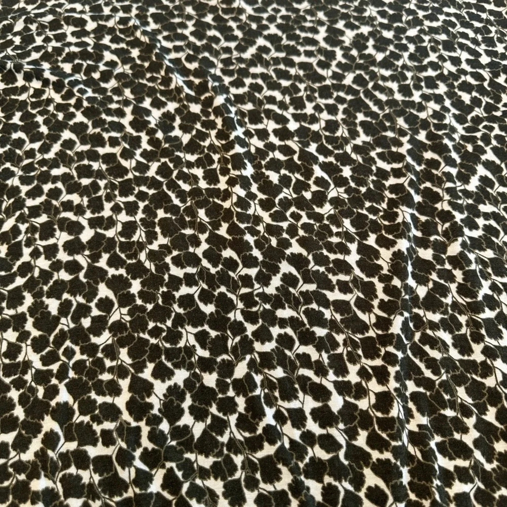 Michael Kors Black and White Knit Top Size XL